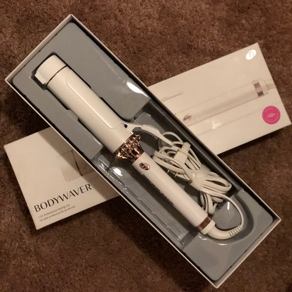 Brand new t3 curling iron.